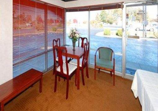 фото отеля Econo Lodge Goldsboro