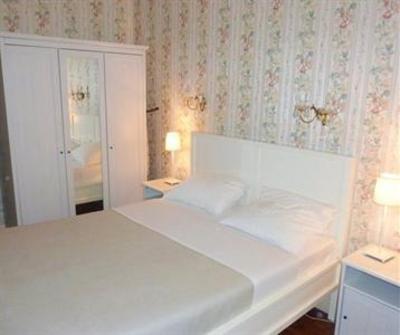 фото отеля Apartment Rue Maistre Paris