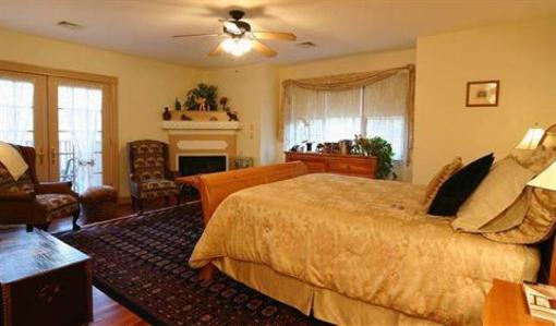 фото отеля Ivory Creek Bed and Breakfast
