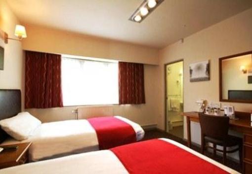 фото отеля Chase Hotel