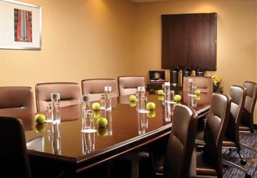 фото отеля Courtyard by Marriott Macon