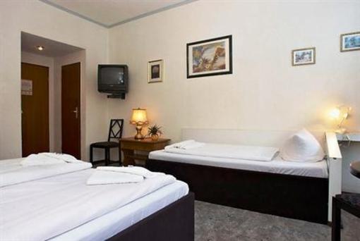 фото отеля Hotel Pension Haubach Central