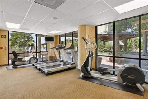 фото отеля Phoenix Place Hotel & Suites