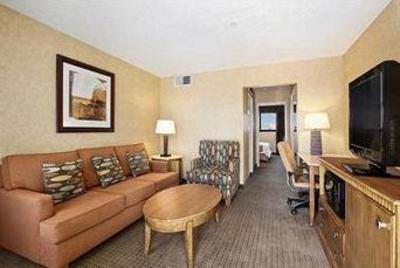 фото отеля Phoenix Place Hotel & Suites