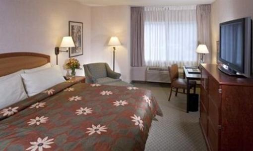 фото отеля Silver Cloud Inn - University