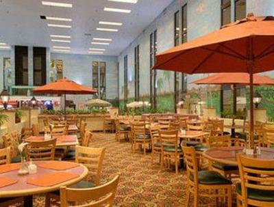 фото отеля Ramada Maingate West