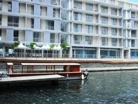 Harbour Bridge Hotel & Suites