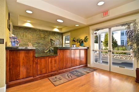 фото отеля BEST WESTERN PLUS Cedar Inn & Suites