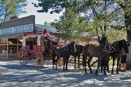 фото отеля BEST WESTERN PLUS Cedar Inn & Suites