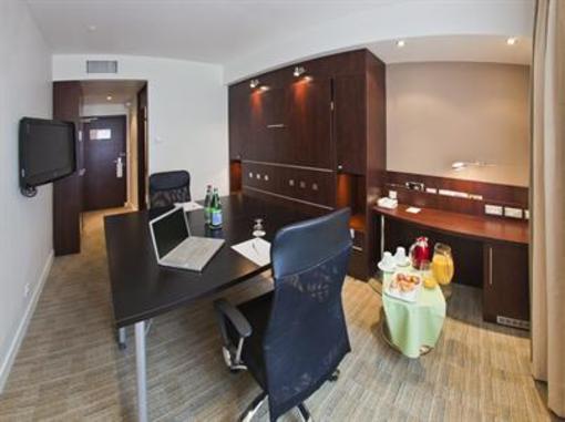 фото отеля Express By Holiday Inn Paris Charles De Gaulle Airport Roissy-en-France
