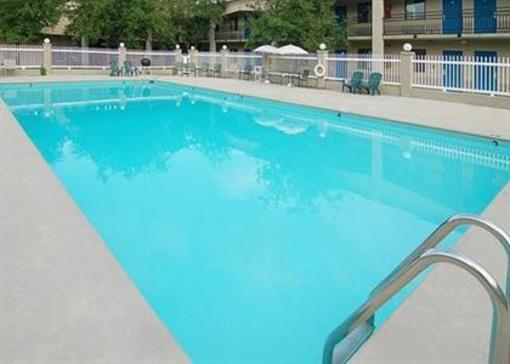 фото отеля Econo Lodge Hotel and Suites
