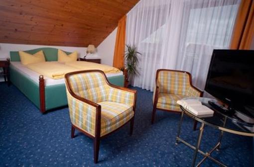 фото отеля Hotel Gasthof Dorfkrug Langenargen