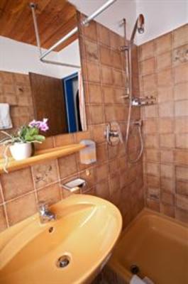 фото отеля Hotel Gasthof Dorfkrug Langenargen