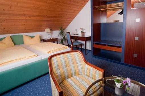 фото отеля Hotel Gasthof Dorfkrug Langenargen