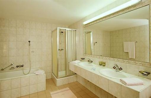 фото отеля Hotel Olympia Pettneu am Arlberg