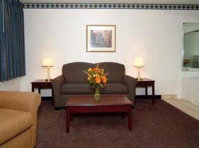 фото отеля Quality Inn & Suites Eldridge On The Edge of Davenport Iowa