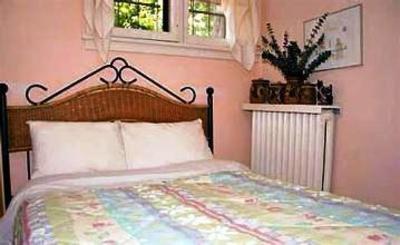 фото отеля Downtown Bed & Breakfast Ottawa