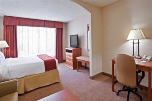 фото отеля Holiday Inn Express Hotel & Suites Detroit-Utica