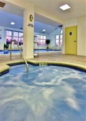 фото отеля Holiday Inn Express Suites Southfield