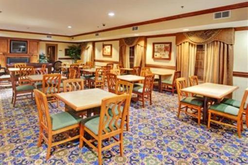 фото отеля Holiday Inn Express Suites Southfield