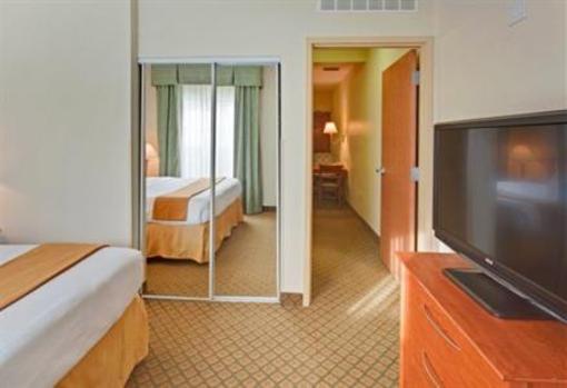 фото отеля Holiday Inn Express Suites Southfield