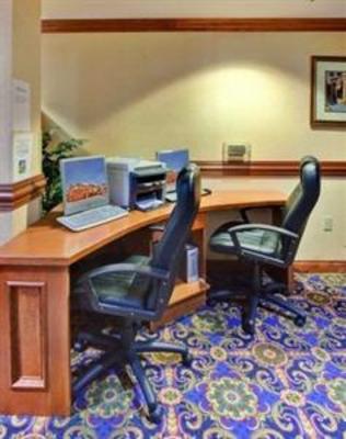 фото отеля Holiday Inn Express Suites Southfield