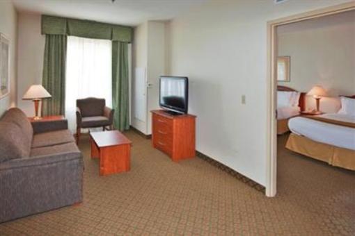 фото отеля Holiday Inn Express Suites Southfield