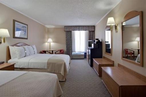 фото отеля Holiday Inn Burbank