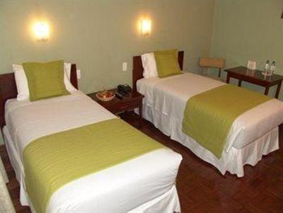 фото отеля Embassy Hotel Quito