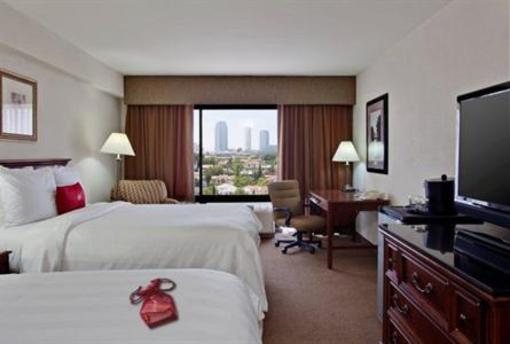 фото отеля Crowne Plaza Beverly Hills
