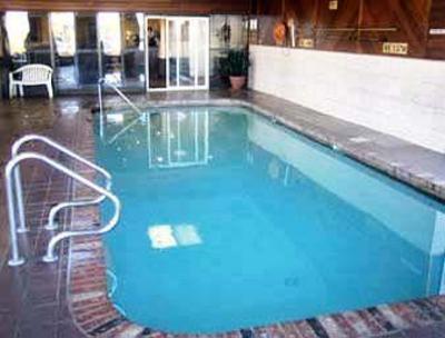 фото отеля Chateau Regina Hotel & Suites