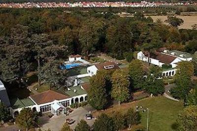 фото отеля Mercure Le Coudray Montceaux Parc du Coudray
