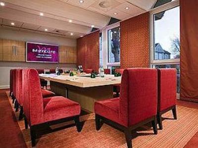 фото отеля Mercure Le Coudray Montceaux Parc du Coudray