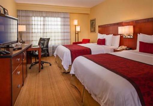 фото отеля Courtyard Secaucus Meadowlands