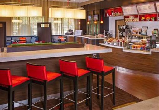 фото отеля Courtyard Secaucus Meadowlands