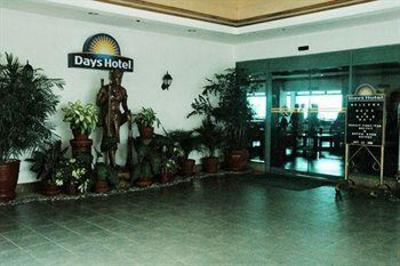 фото отеля Days Hotel Tagaytay