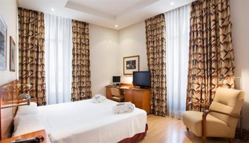 фото отеля Petit Palace Londres