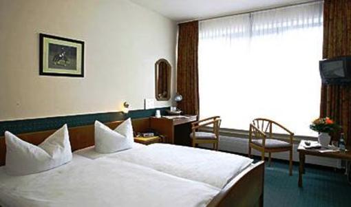 фото отеля Hotel am Pferdezentrum