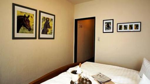 фото отеля Hotel am Pferdezentrum