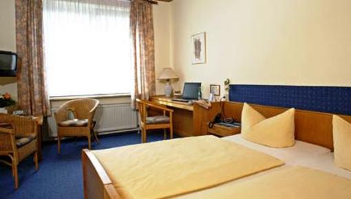 фото отеля Hotel am Pferdezentrum