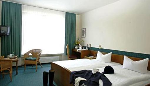 фото отеля Hotel am Pferdezentrum