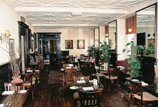 фото отеля Snooty Fox Hotel