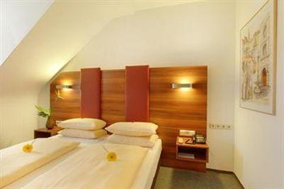 фото отеля Burgschmiet Tip Top Hotel Nuremberg