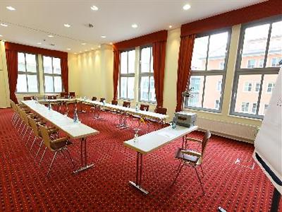 фото отеля Airporthotel Berlin-Adlershof