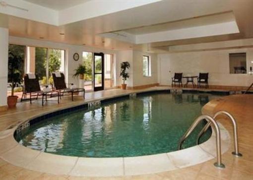 фото отеля Comfort Suites West Warwick