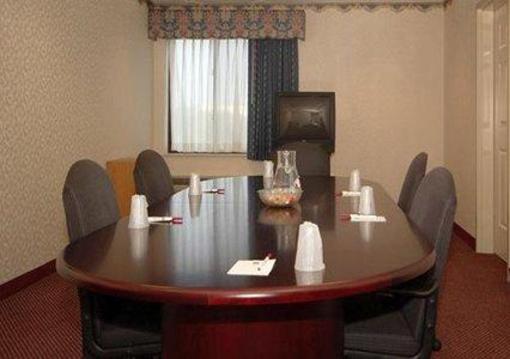 фото отеля Comfort Suites West Warwick