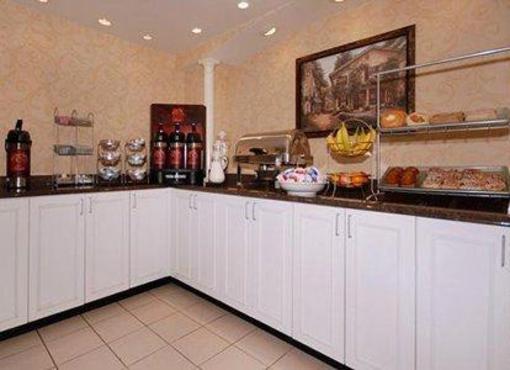 фото отеля Comfort Suites West Warwick