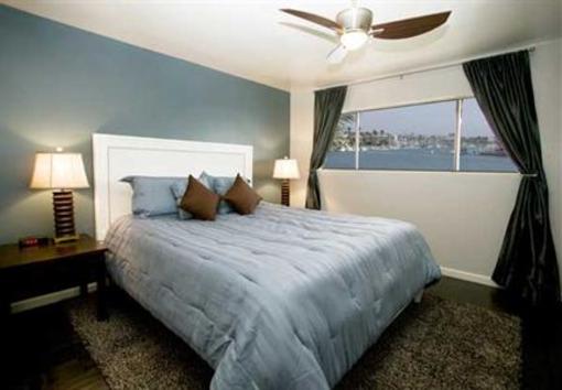 фото отеля Oceanside Marina Suites