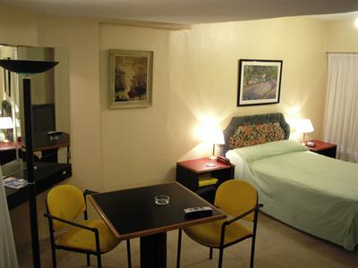 фото отеля Embassy All Suites Hotel