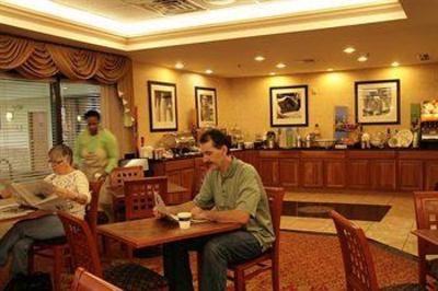 фото отеля Hampton Inn Chicopee